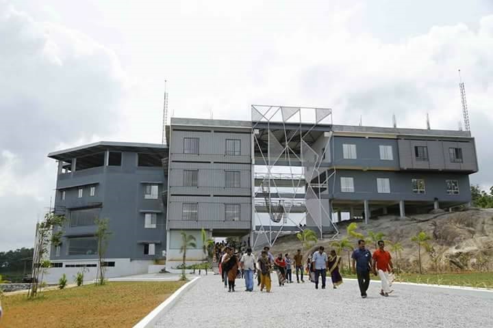 https://cache.careers360.mobi/media/colleges/social-media/media-gallery/9957/2019/2/26/Campus View of Nizar Rahim and Mark School of Architecture Kollam_Campus-View.jpg